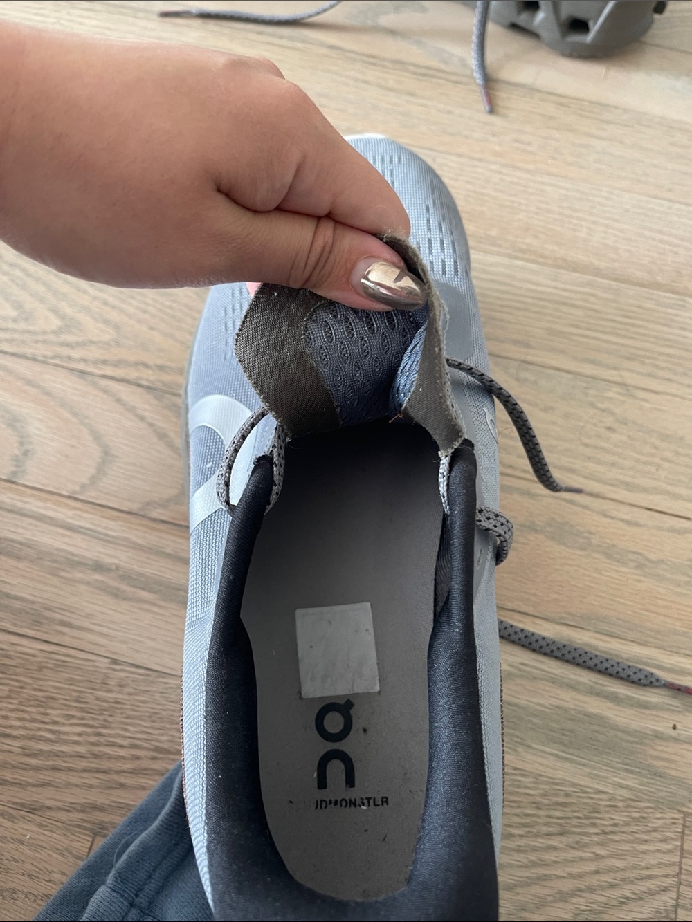 On Running Men's Grey and Brown Cloudnova x Pleasures Athletic Shoe - Picture 5 of 9